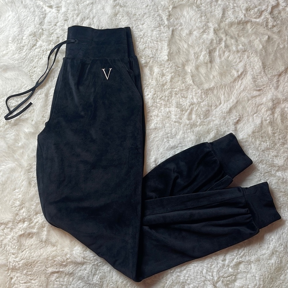Victoria’s Secret velvet joggers - SIZE: XS